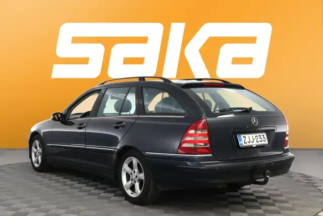 Musta Henkilöauto, Mercedes-Benz C – ZJJ-233