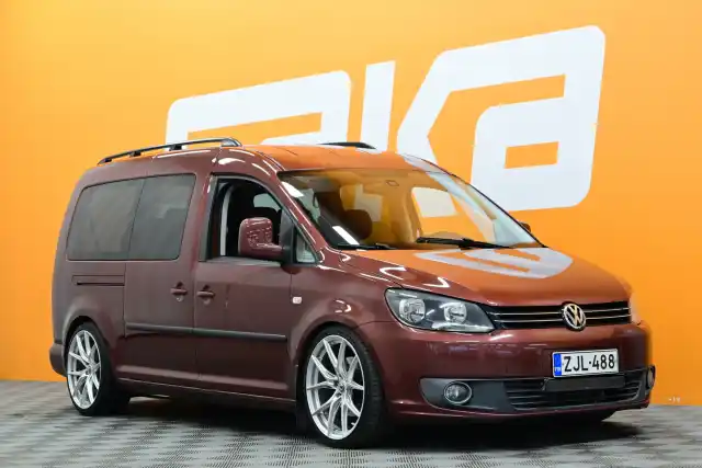 Punainen Tila-auto, Volkswagen Caddy Maxi – ZJL-488