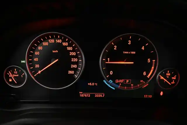 Punainen Sedan, Volvo S80 – ZJL-815