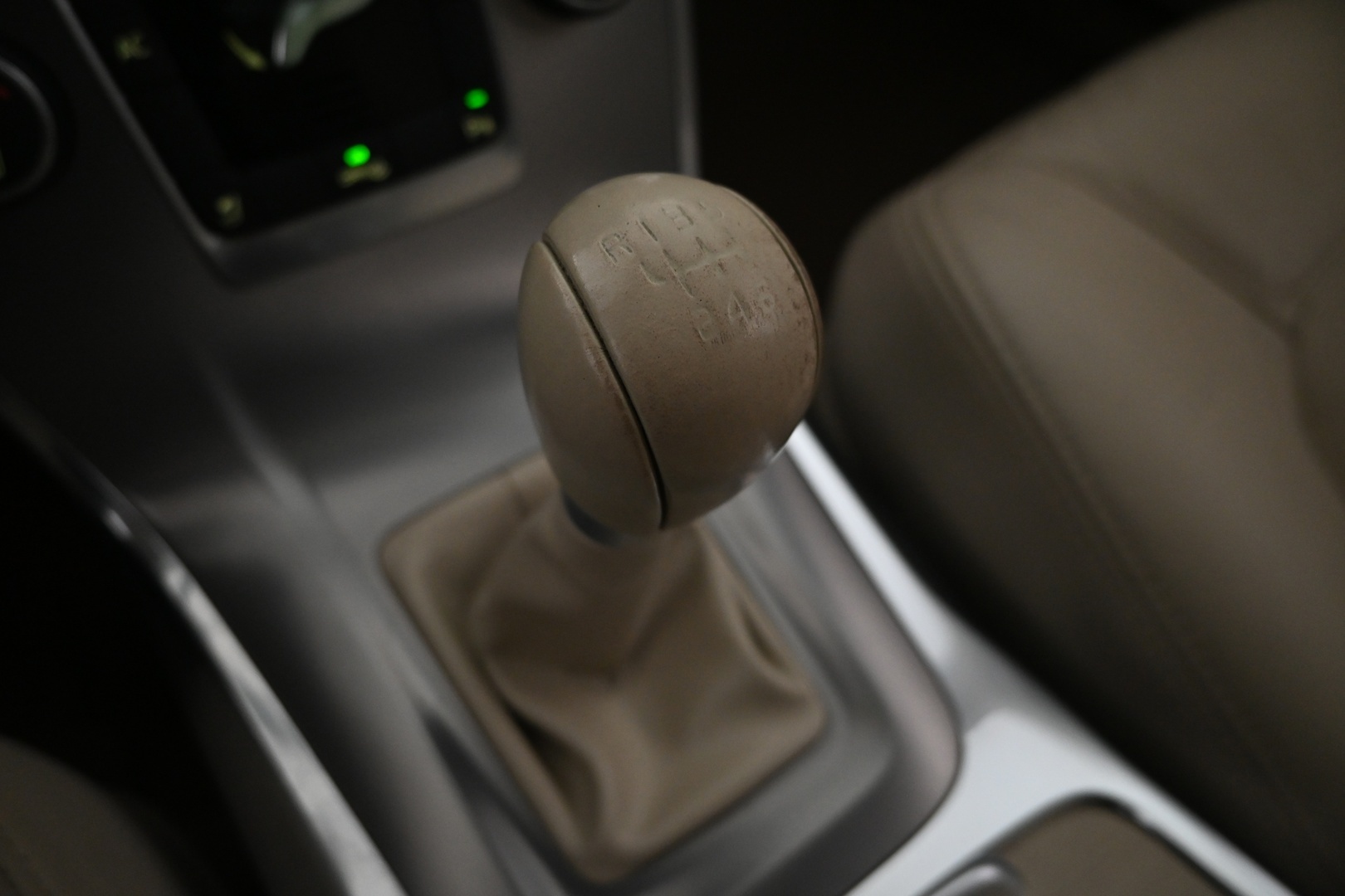 Punainen Sedan, Volvo S80 – ZJL-815