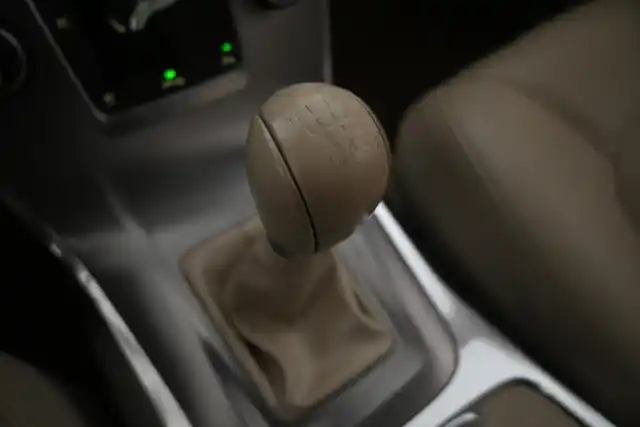 Punainen Sedan, Volvo S80 – ZJL-815