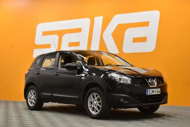 Musta Maastoauto, Nissan Qashqai – ZJM-144