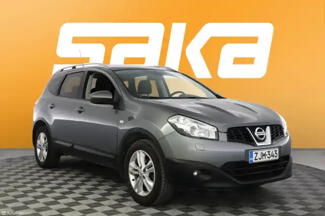 Harmaa Maastoauto, Nissan Qashqai+2 – ZJM-343
