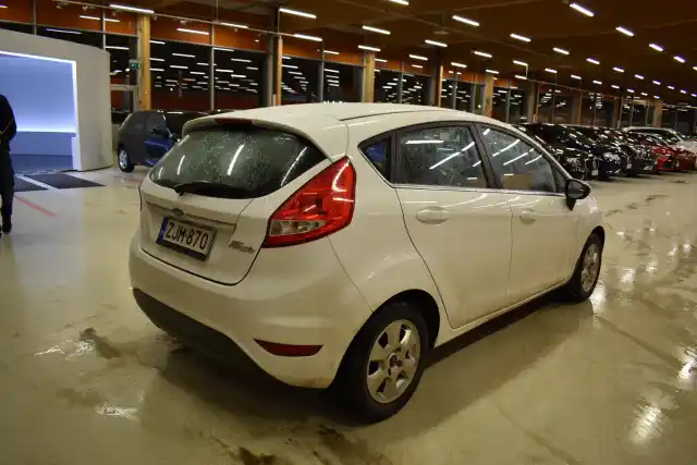 Valkoinen Viistoperä, Ford Fiesta – ZJM-870