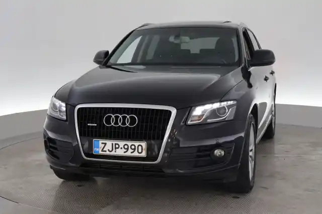 Musta Maastoauto, Audi Q5 – ZJP-990