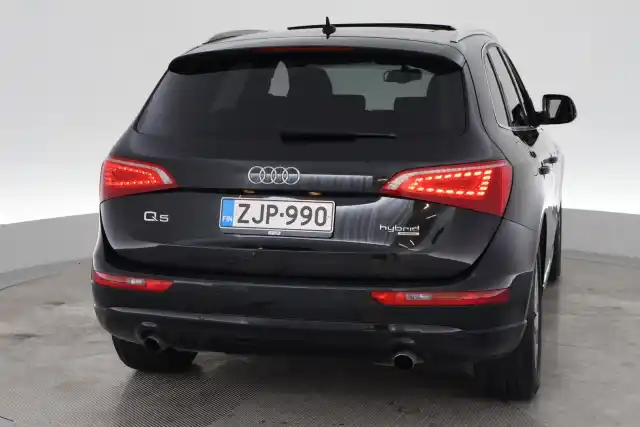 Musta Maastoauto, Audi Q5 – ZJP-990