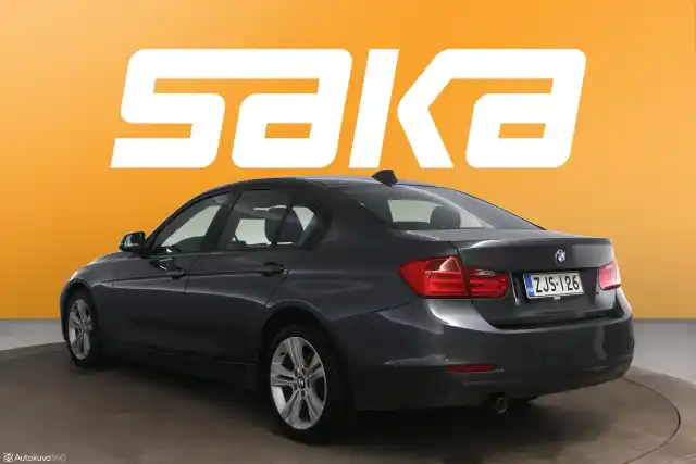 Harmaa Sedan, BMW 318 – ZJS-126