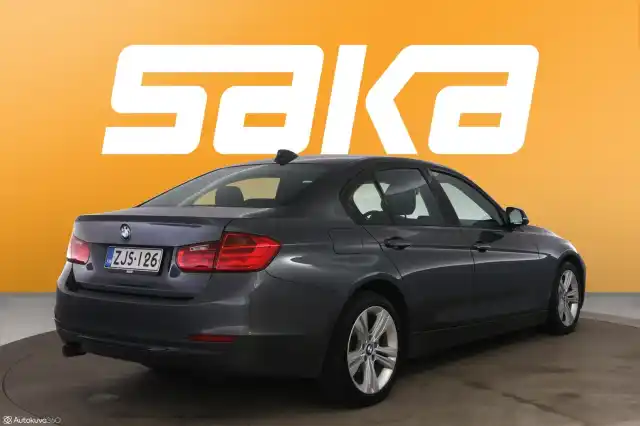 Harmaa Sedan, BMW 318 – ZJS-126