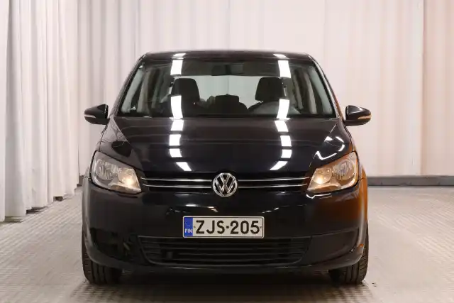 Musta Tila-auto, Volkswagen Touran – ZJS-205