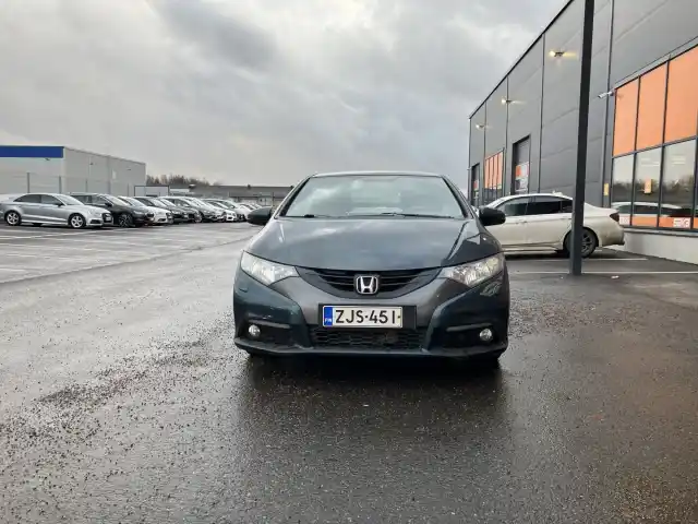 Vihreä Viistoperä, Honda Civic – ZJS-451