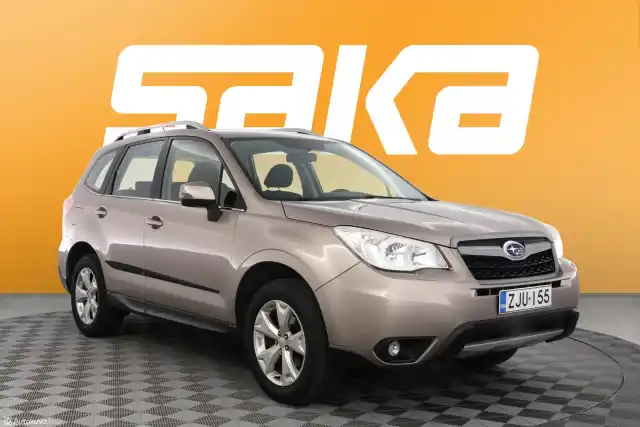 Harmaa Maastoauto, Subaru Forester – ZJU-155
