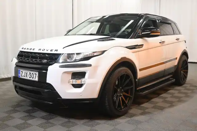 Valkoinen Maastoauto, Land Rover Range Rover Evoque – ZJX-307