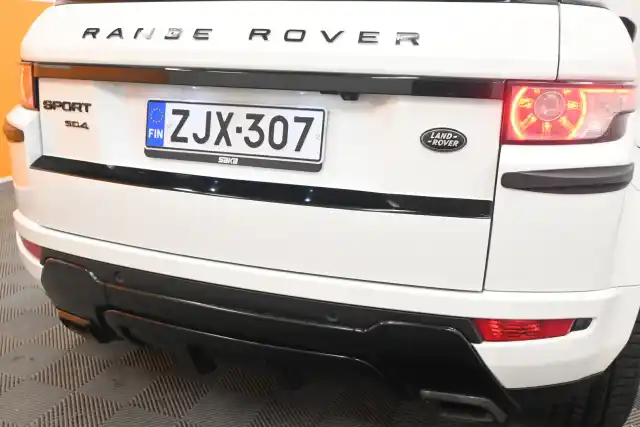 Valkoinen Maastoauto, Land Rover Range Rover Evoque – ZJX-307