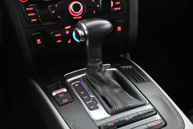 Musta Farmari, Audi A4 – ZKA-128