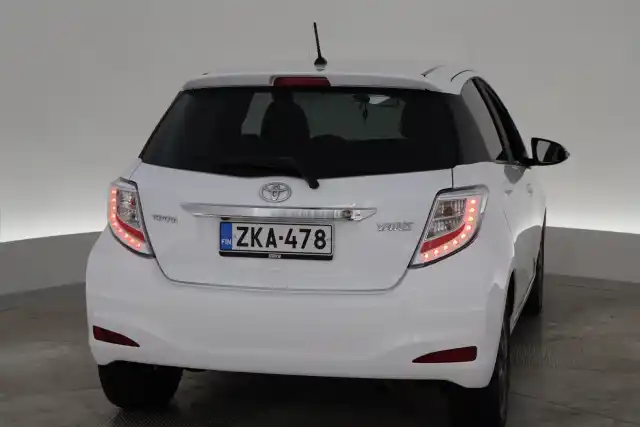 Valkoinen Viistoperä, Toyota Yaris – ZKA-478