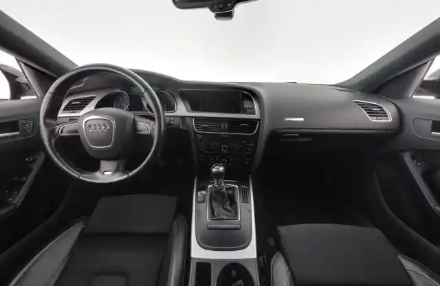 Musta Viistoperä, Audi A5 – ZKB-212