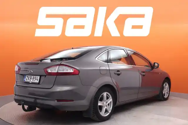 Ruskea Viistoperä, Ford Mondeo – ZKB-894