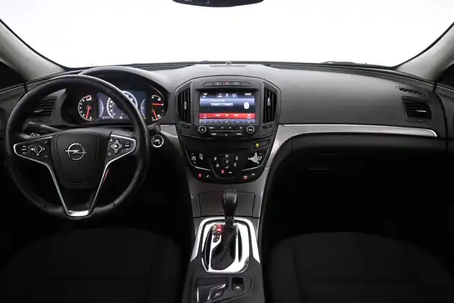 Ruskea Sedan, Opel Insignia – ZKC-283