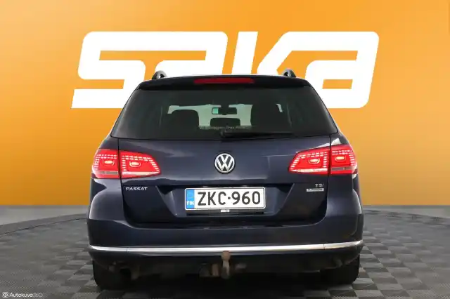 Sininen Farmari, Volkswagen Passat – ZKC-960