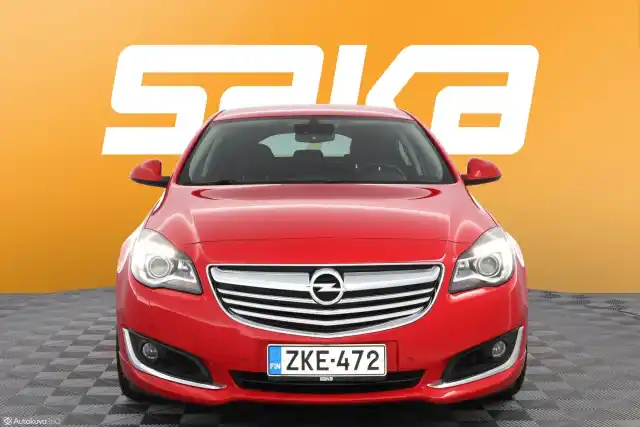 Punainen Viistoperä, Opel Insignia – ZKE-472