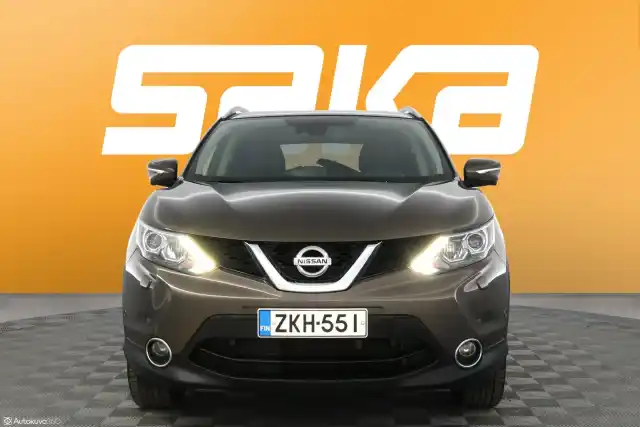 Ruskea Maastoauto, Nissan Qashqai – ZKH-551