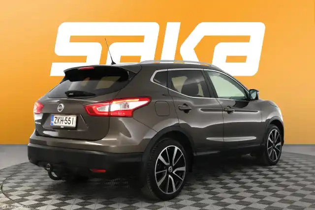 Ruskea Maastoauto, Nissan Qashqai – ZKH-551