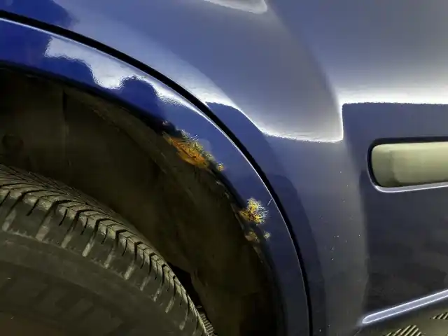 Sininen Maastoauto, Nissan X-TRAIL – ZKI-963