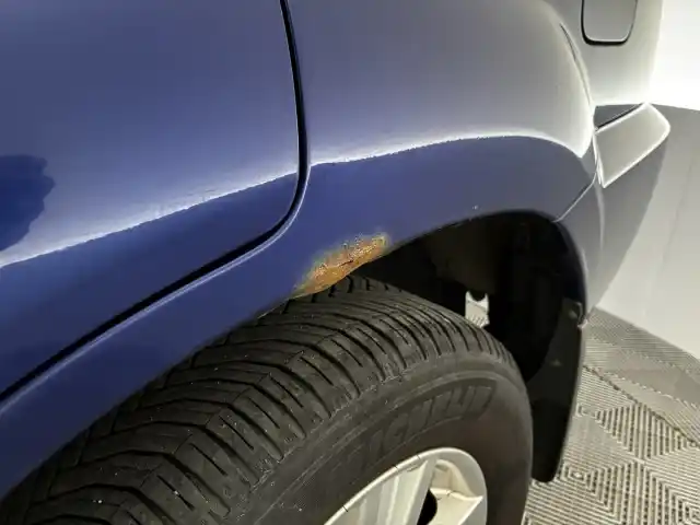 Sininen Maastoauto, Nissan X-TRAIL – ZKI-963