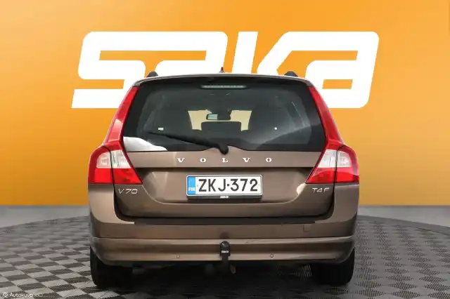 Ruskea (beige) Farmari, Volvo V70 – ZKJ-372