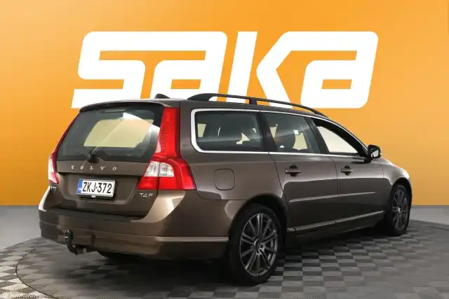 Ruskea (beige) Farmari, Volvo V70 – ZKJ-372