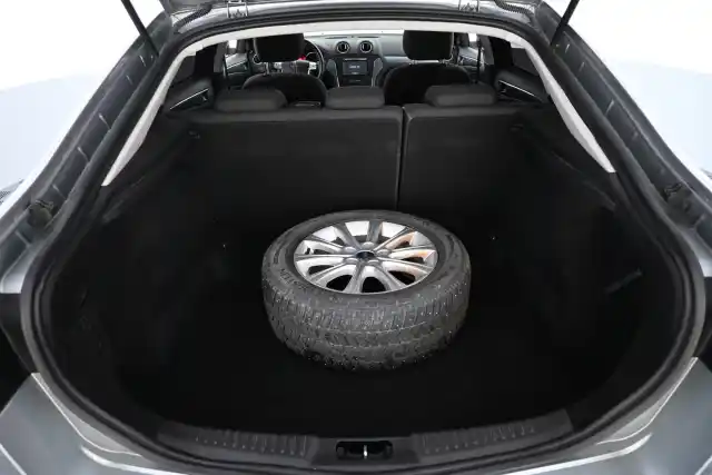 Harmaa Viistoperä, Ford Mondeo – ZKJ-627