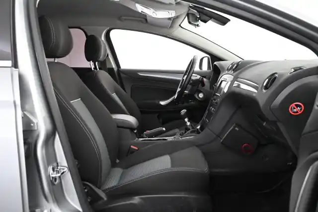 Harmaa Viistoperä, Ford Mondeo – ZKJ-627