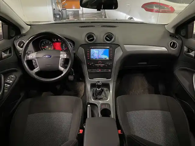Harmaa Viistoperä, Ford Mondeo – ZKJ-627