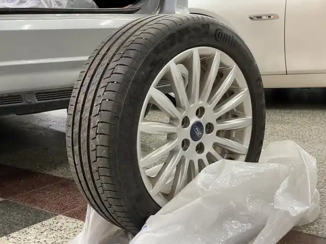 Harmaa Viistoperä, Ford Mondeo – ZKJ-627