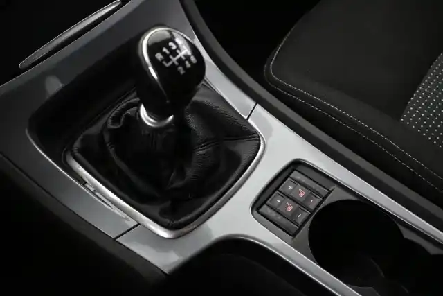 Harmaa Viistoperä, Ford Mondeo – ZKJ-627