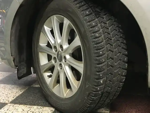Harmaa Viistoperä, Ford Mondeo – ZKJ-627