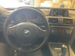 Musta Sedan, BMW 320 – ZKK-664, kuva 6