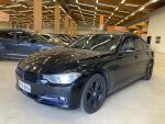 Musta Sedan, BMW 320 – ZKK-664, kuva 1