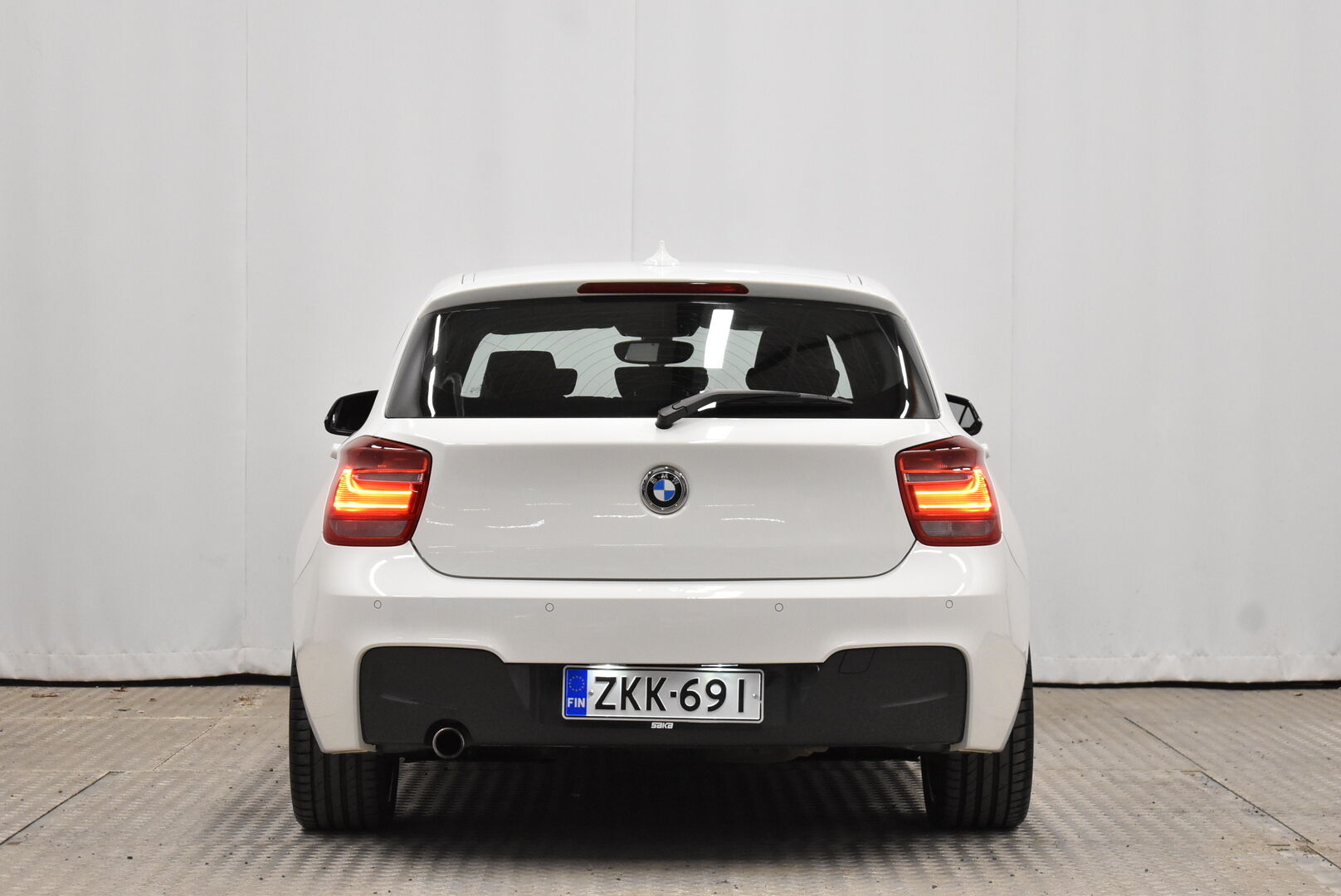 Valkoinen Viistoperä, BMW 118 – ZKK-691