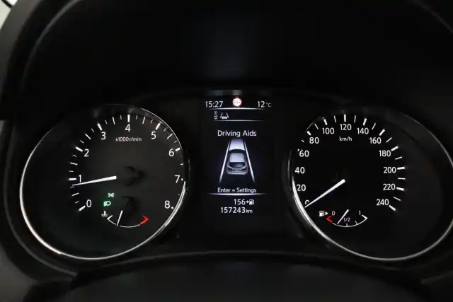 Valkoinen Maastoauto, Nissan Qashqai – ZKL-125
