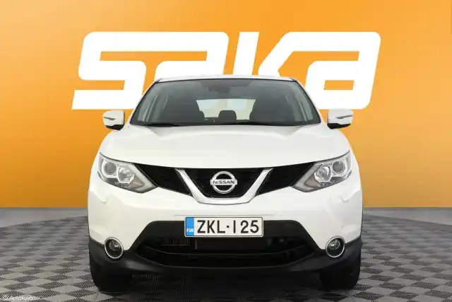 Valkoinen Maastoauto, Nissan Qashqai – ZKL-125