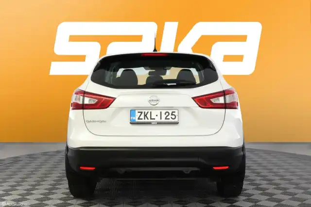 Valkoinen Maastoauto, Nissan Qashqai – ZKL-125