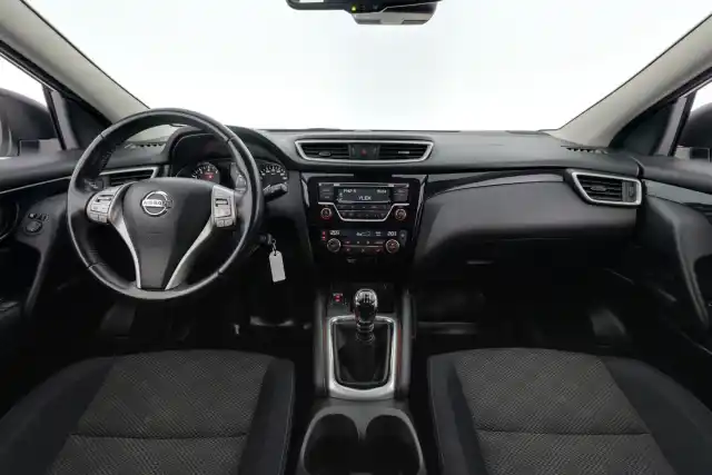 Valkoinen Maastoauto, Nissan Qashqai – ZKL-125