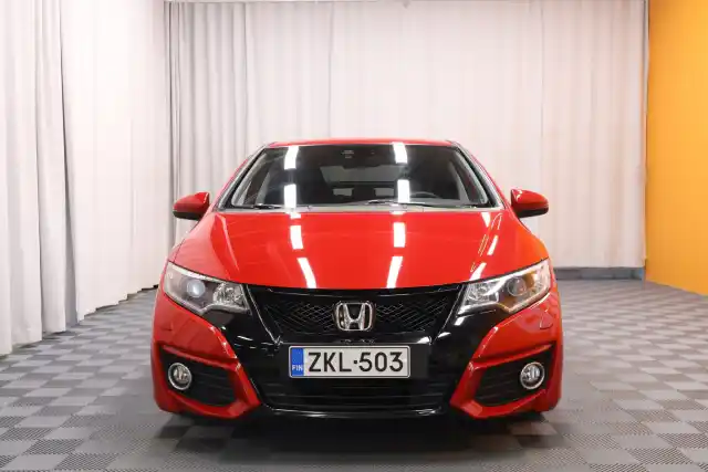 Punainen Viistoperä, Honda Civic – ZKL-503