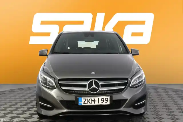 Harmaa Tila-auto, Mercedes-Benz B – ZKM-199