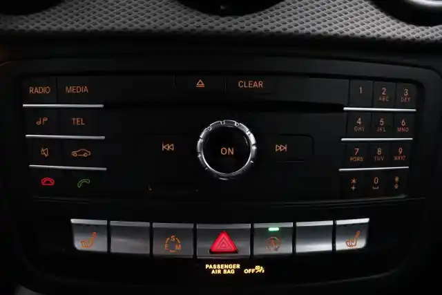 Harmaa Tila-auto, Mercedes-Benz B – ZKM-199