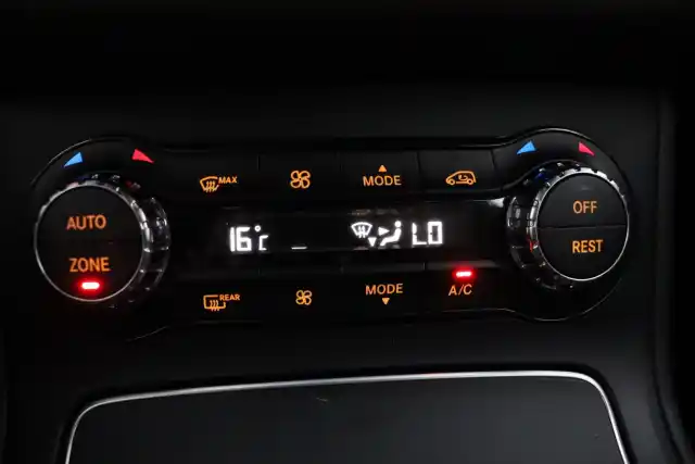 Harmaa Tila-auto, Mercedes-Benz B – ZKM-199