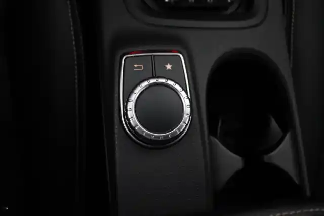 Harmaa Tila-auto, Mercedes-Benz B – ZKM-199