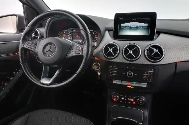 Harmaa Tila-auto, Mercedes-Benz B – ZKM-199