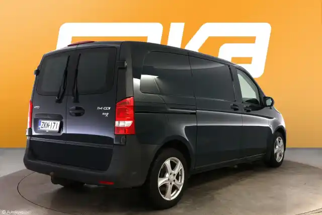 Vihreä Pakettiauto, Mercedes-Benz Vito – ZKN-171